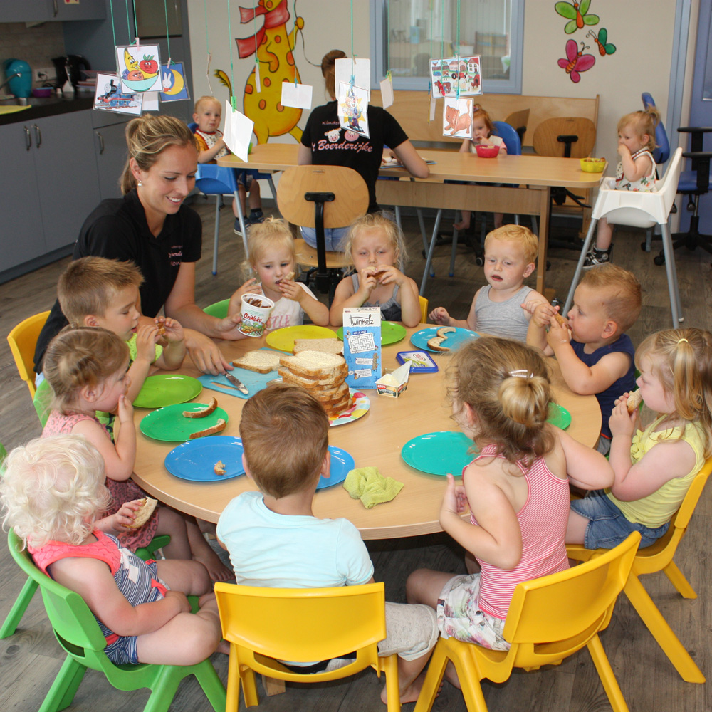 Samen-eten-kinderdagverblij Begin van de dag bij kinderdagverblijf
