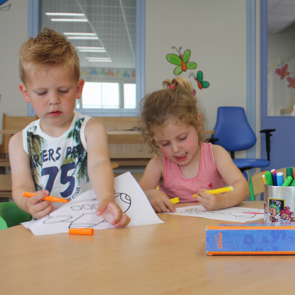 tekenen-kinderdagverblijf Begin van de dag bij kinderdagverblijf
